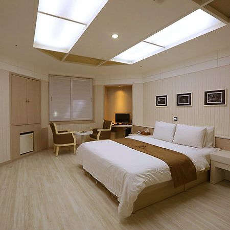 Bucheon Hotel Buitenkant foto