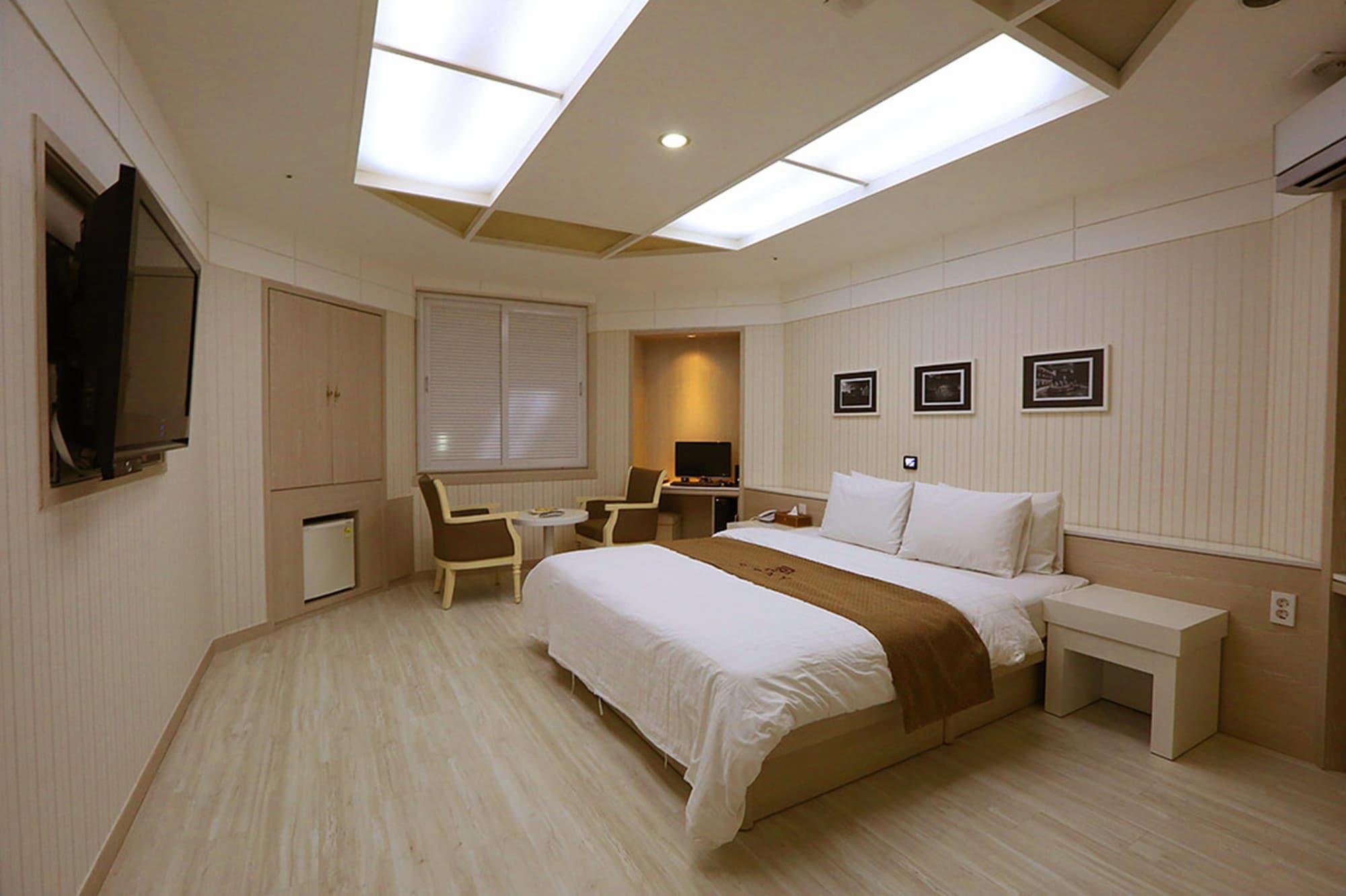Bucheon Hotel Buitenkant foto